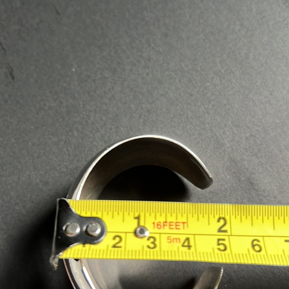 Artisan made silver statement cuff - Picture 6 of 8